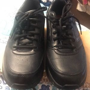 Like new non slip kitchen shoes